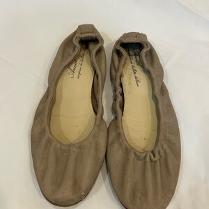 Anniel taupe Ballet Flats made in Italy size 36 have wear